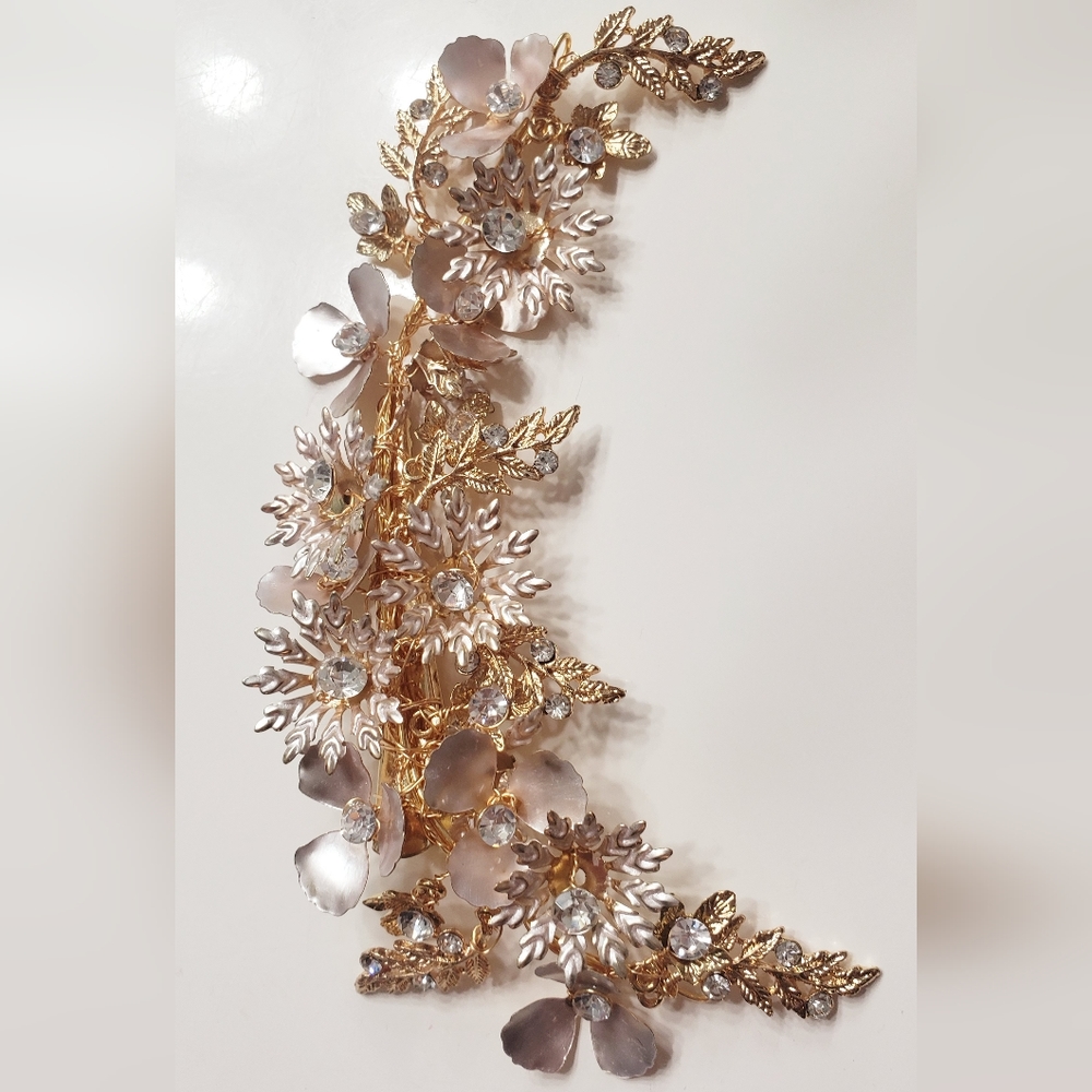 *BRAND NEW* Hair Clip